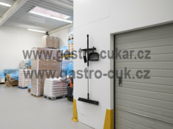 Držák nástěnný 420 mm černý 10119