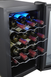 Vinotéka Guzzanti GZ 1535