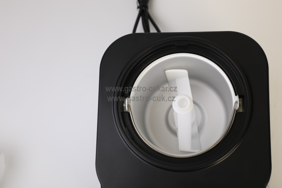 Zmrzlinovač Guzzanti GZ 151W